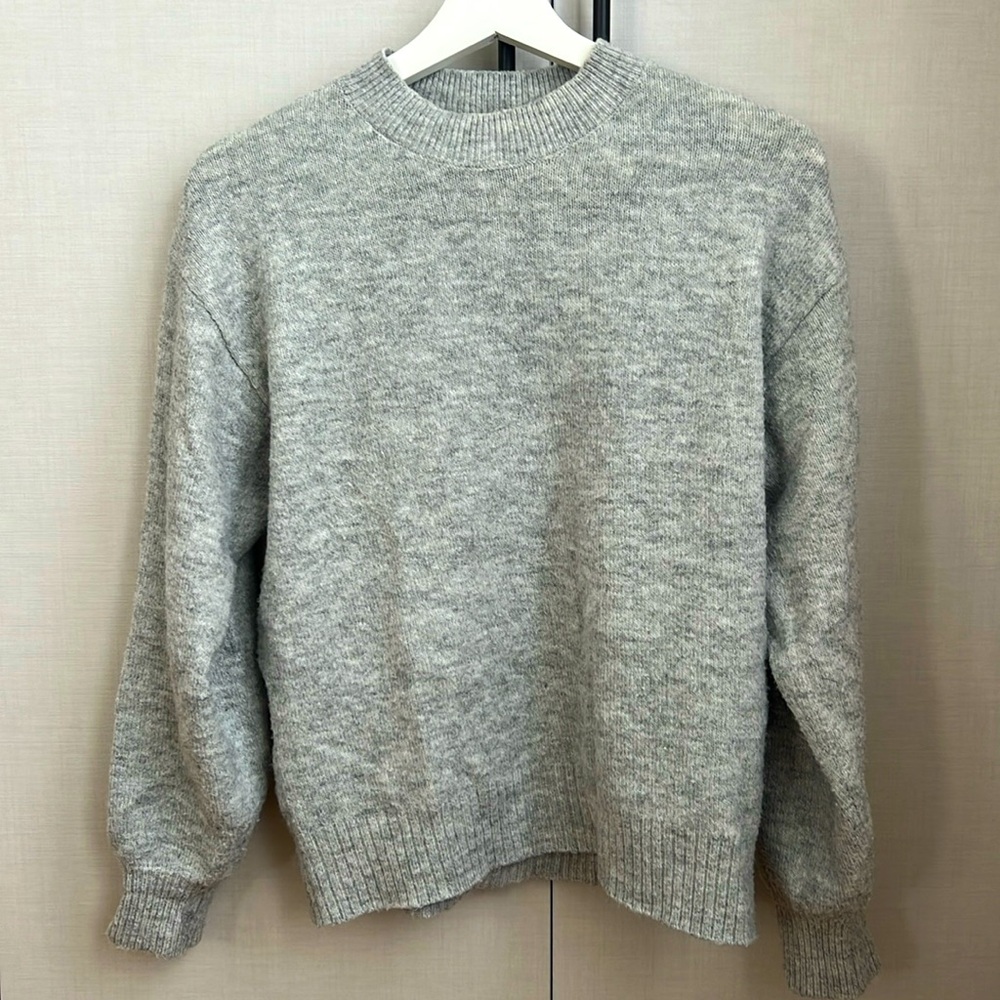 H&M Crewneck Sweater - Grey